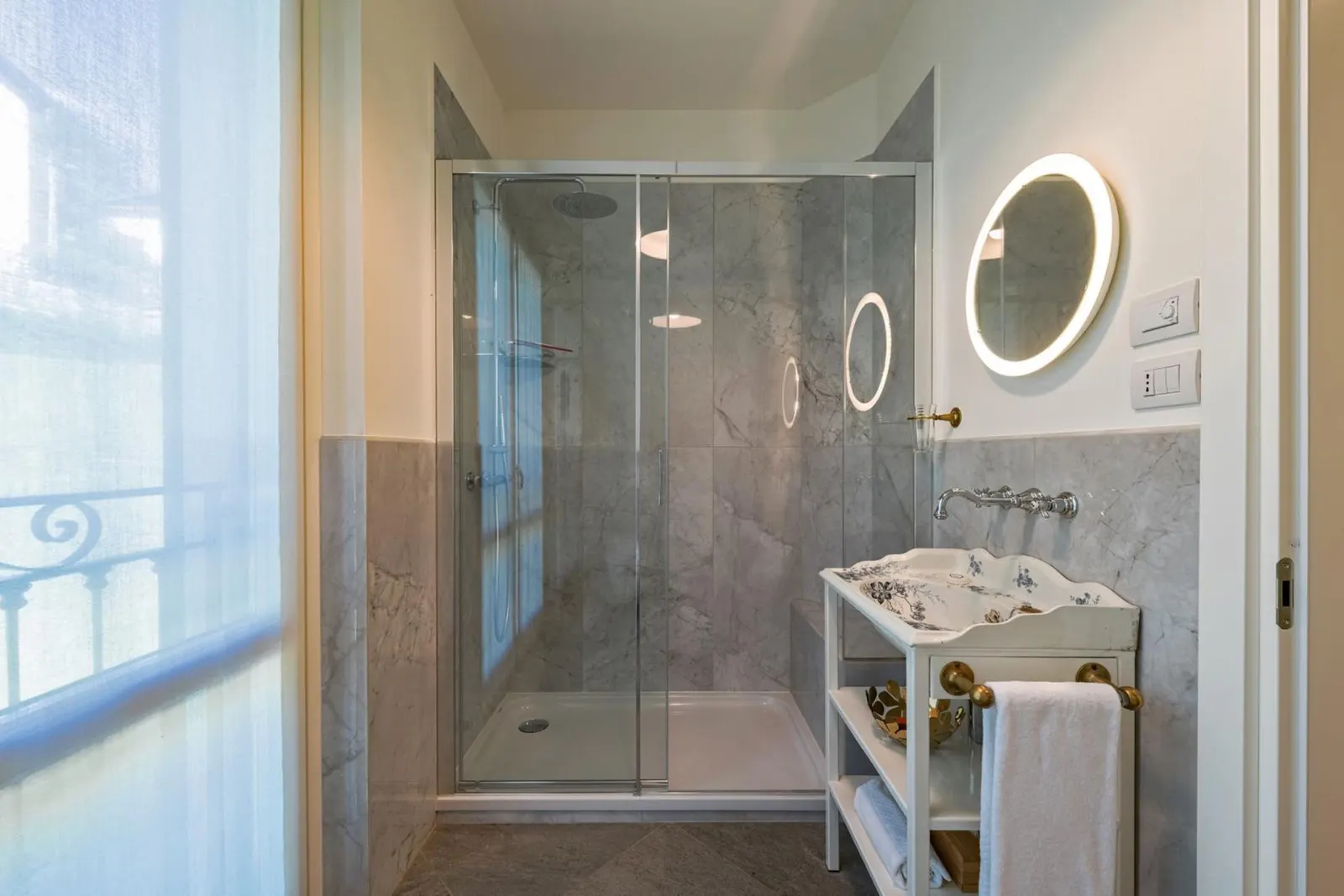 7-Bedroom Villa with Heated pool, Pianello del Lario, Lombardia, photo 29