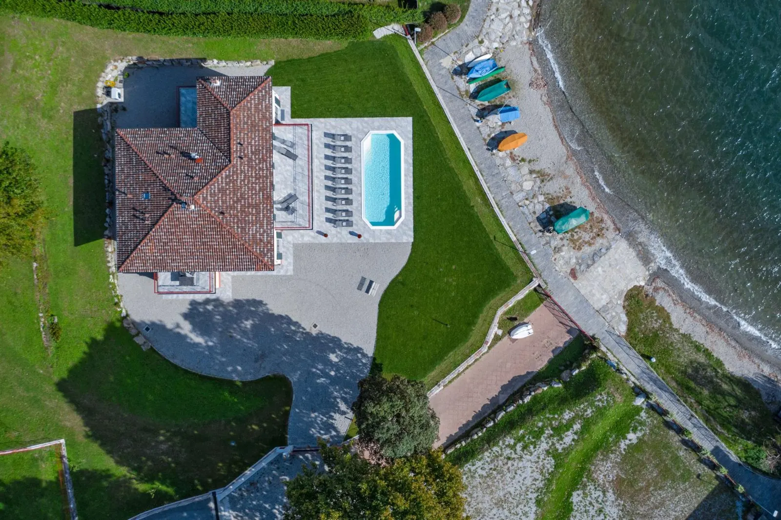 7-Bedroom Villa with Heated pool, Pianello del Lario, Lombardia, photo 30