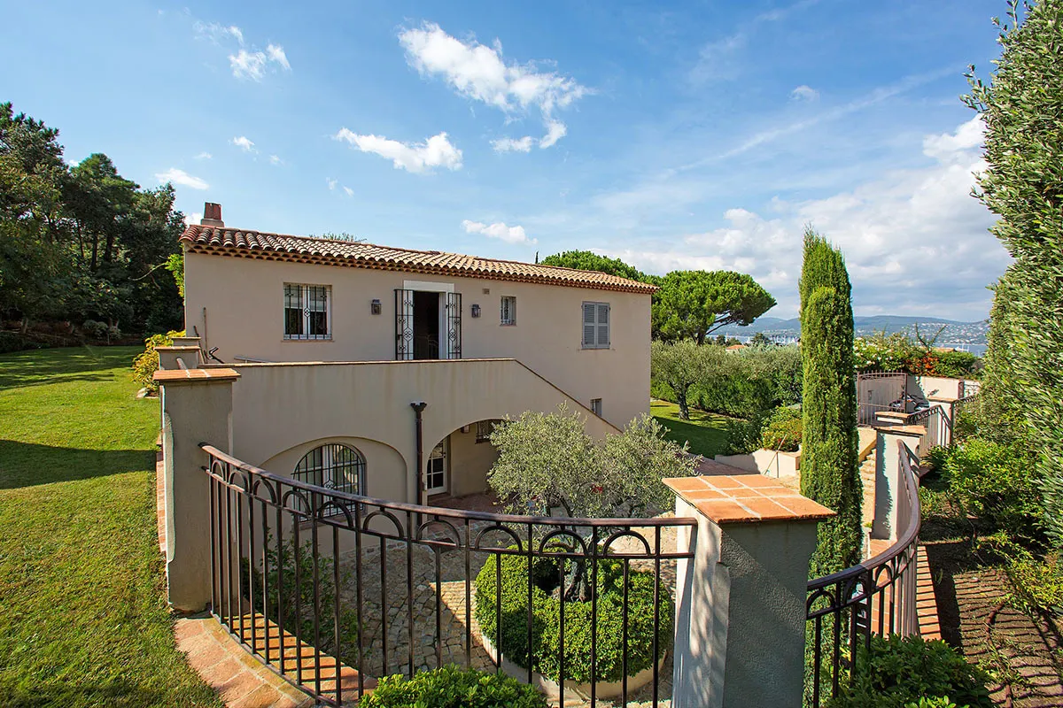 Vilă cu piscină încălzită în Saint-Tropez, fotografia 36