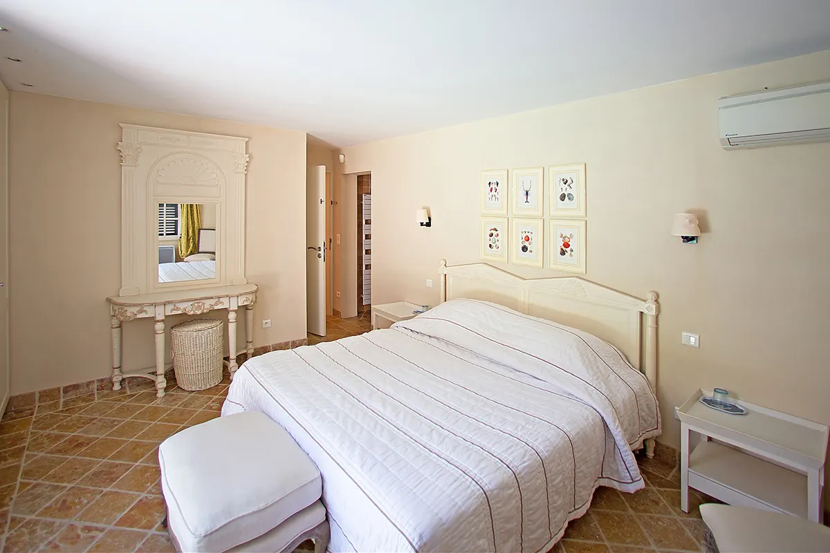 Vilă cu piscină încălzită în Saint-Tropez, fotografia 24
