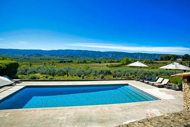7 nopți la 5-Bed Villa with Heated pool, Cabrières-d'Avignon, fotografia 7