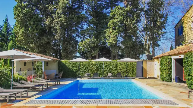 Vilă cu piscină încălzită în Le Thor