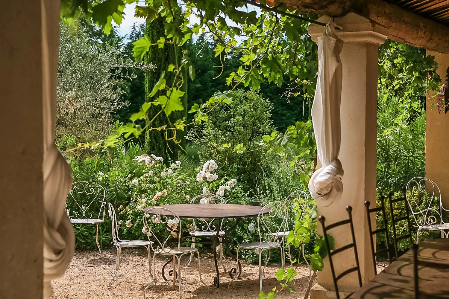 Vilă cu piscină încălzită în Le Thor, fotografia 31