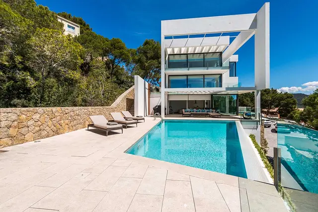 4-Bedroom Villa Sleeping 9, Es Mercadal