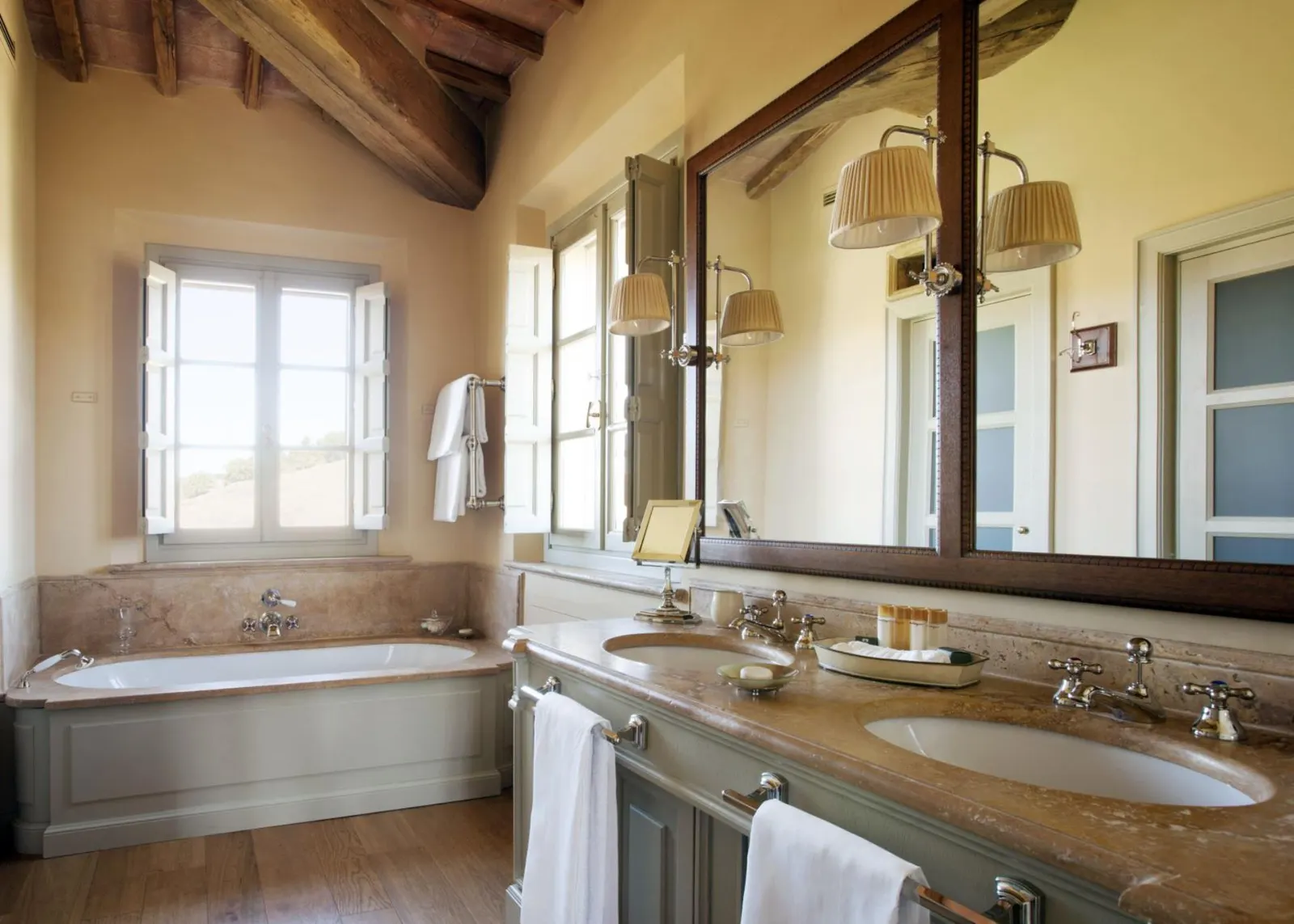 Vilă cu piscină încălzită și spa în Montalcino, fotografia 14