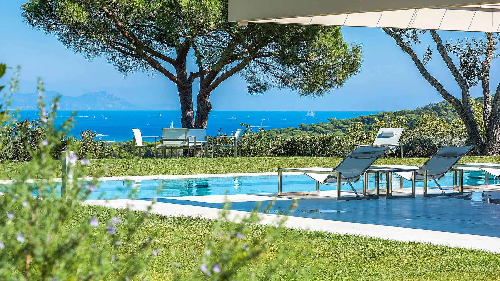 Vilă cu piscină încălzită și vedere la munte în Ramatuelle, fotografia 26