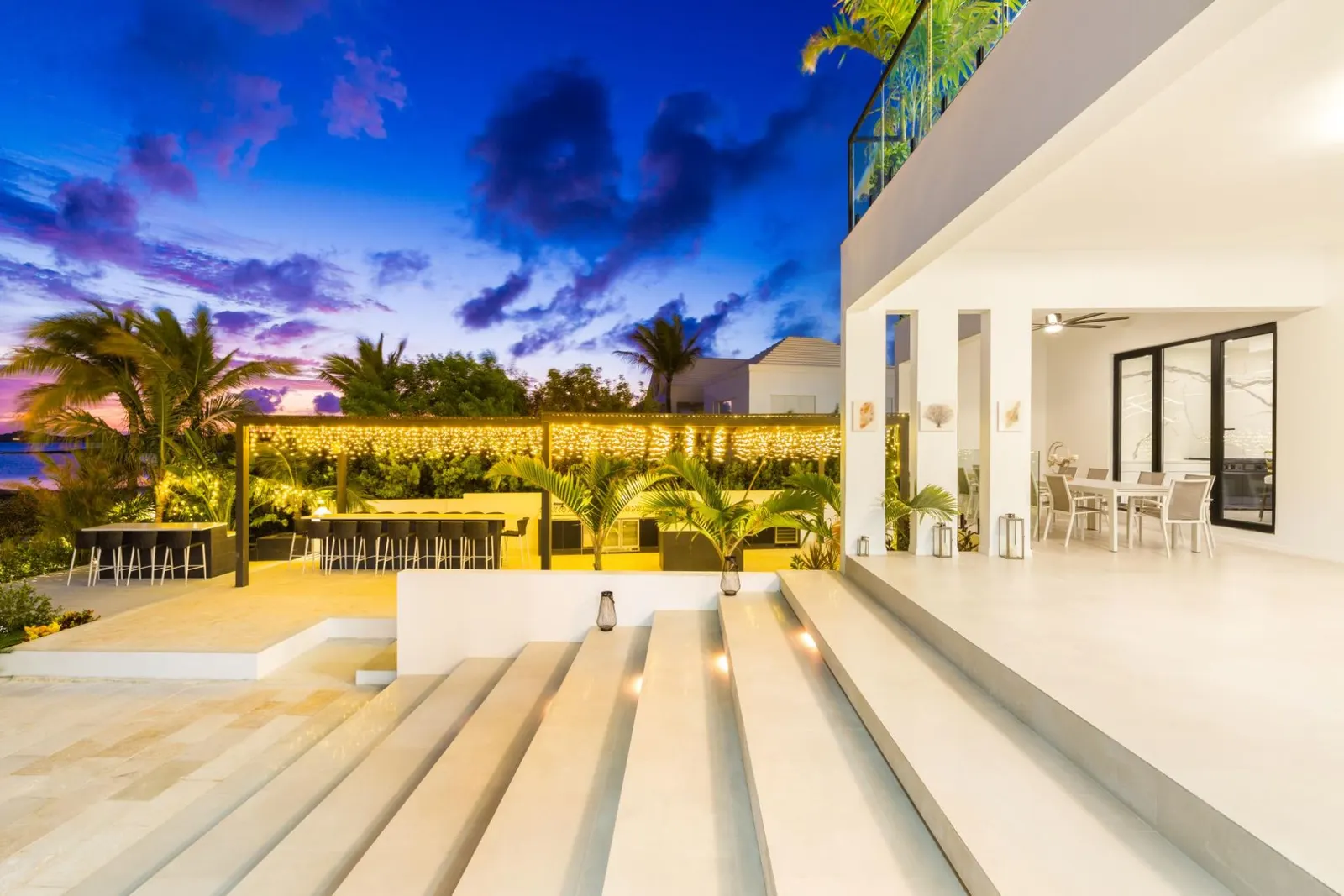 Vilă cu piscină și pe malul mării în Providenciales, fotografia 12