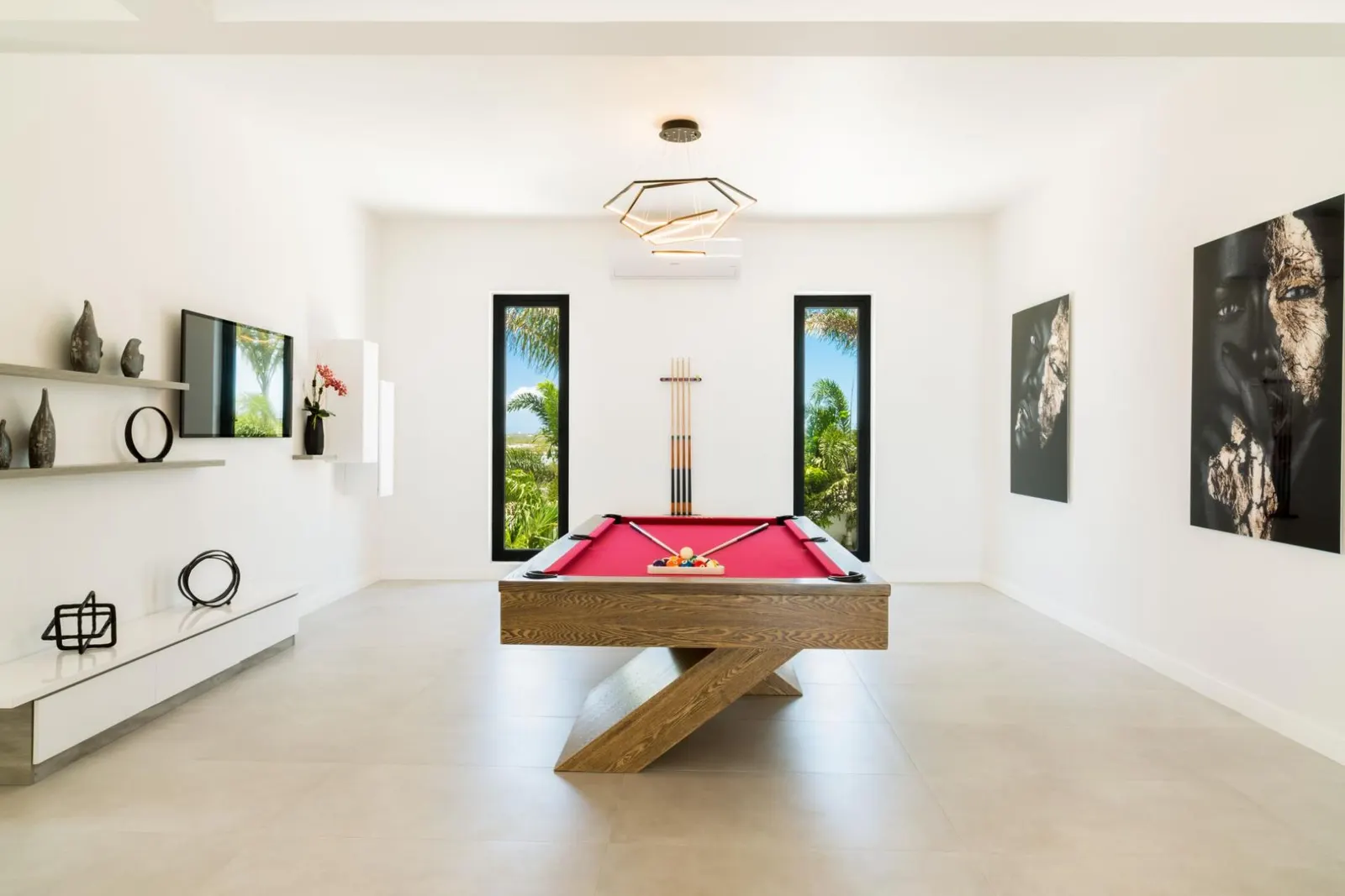 Vilă cu piscină și pe malul mării în Providenciales, fotografia 26