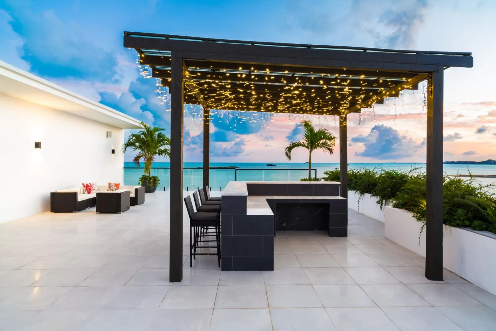 Vilă cu piscină și pe malul mării în Providenciales, fotografia 18