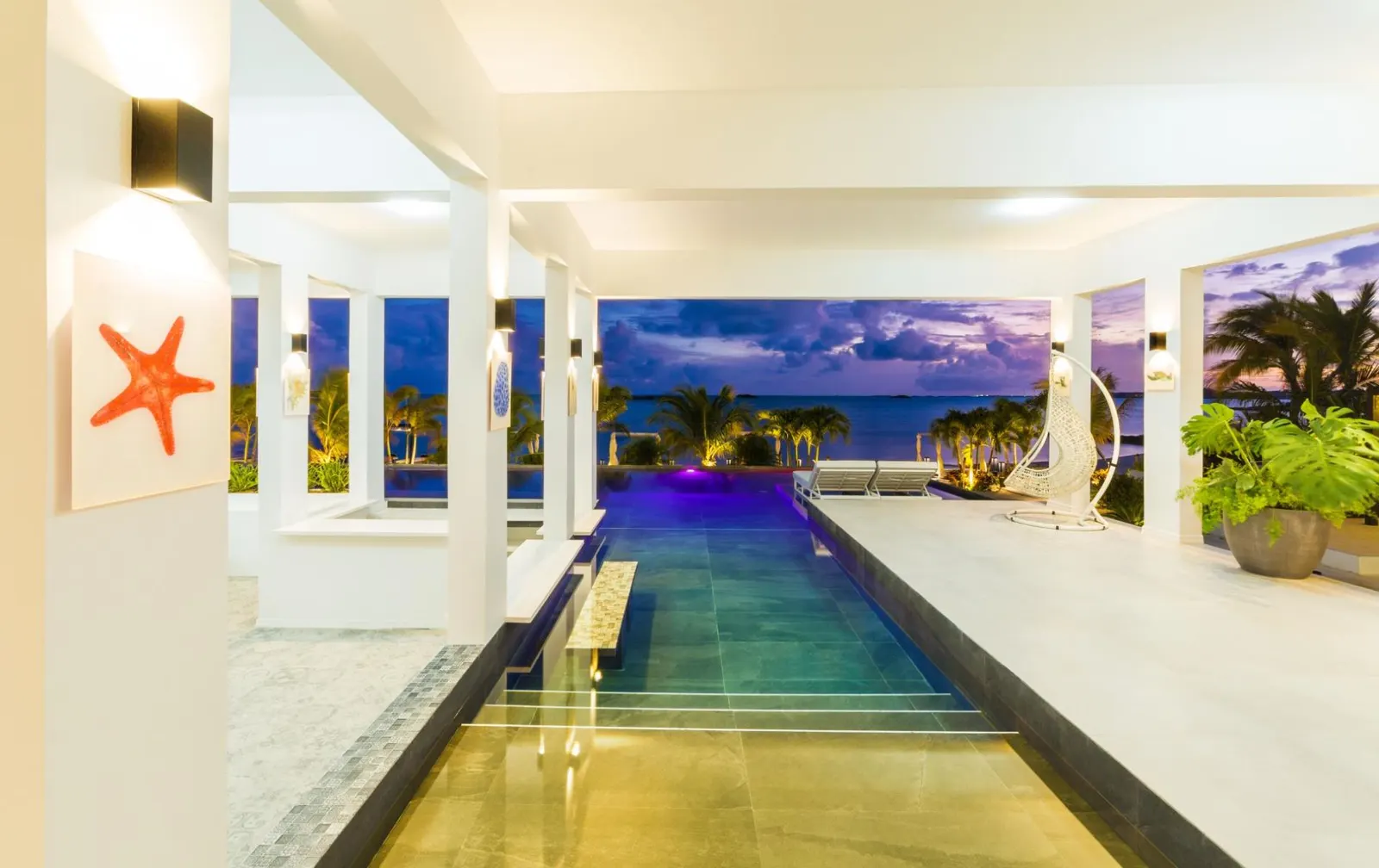 Vilă cu piscină și pe malul mării în Providenciales, fotografia 9
