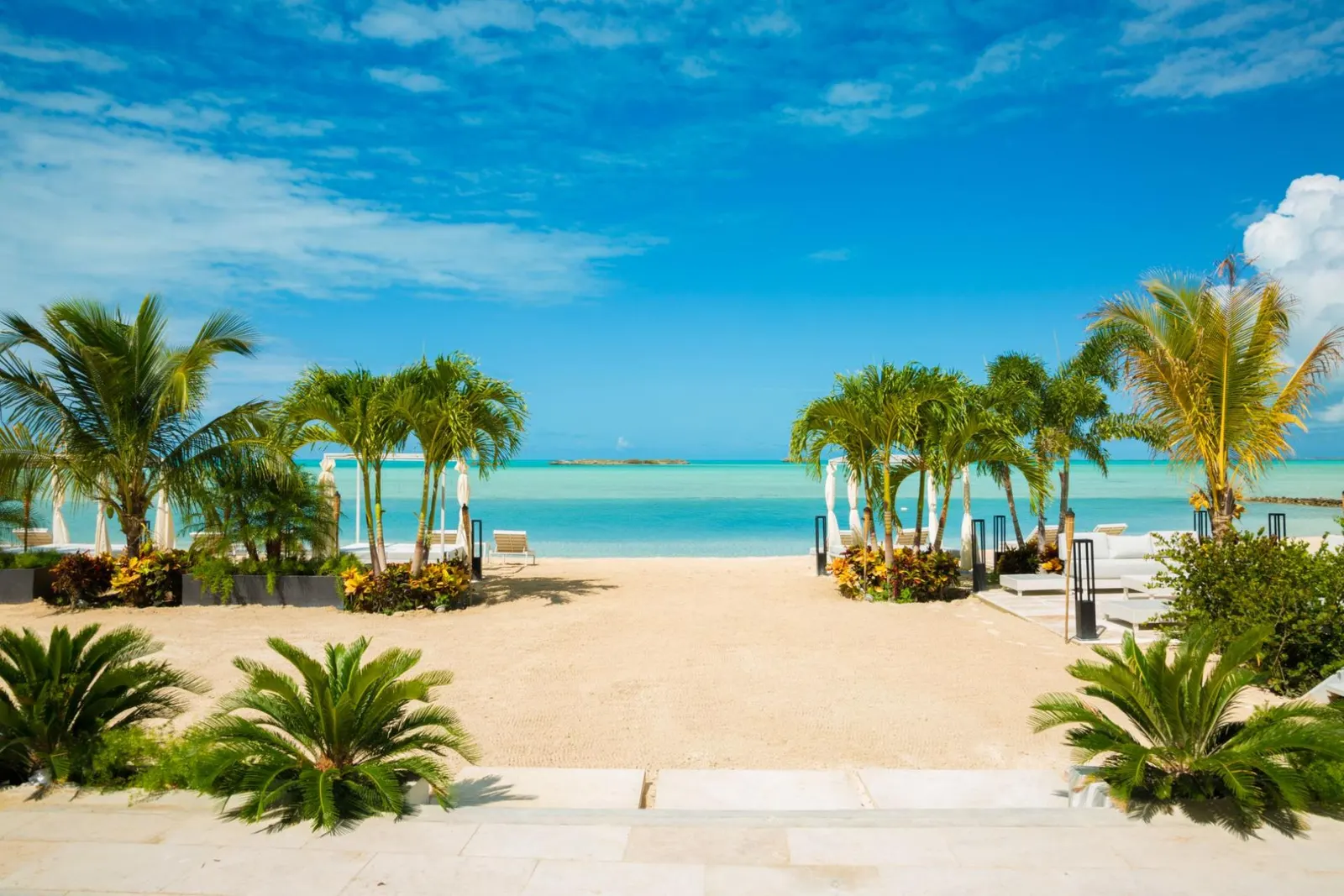 Vilă cu piscină și pe malul mării în Providenciales, fotografia 3