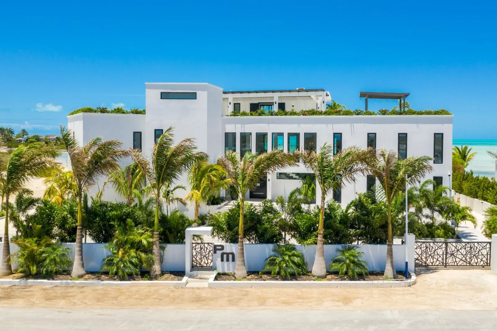 Vilă cu piscină și pe malul mării în Providenciales, fotografia 19