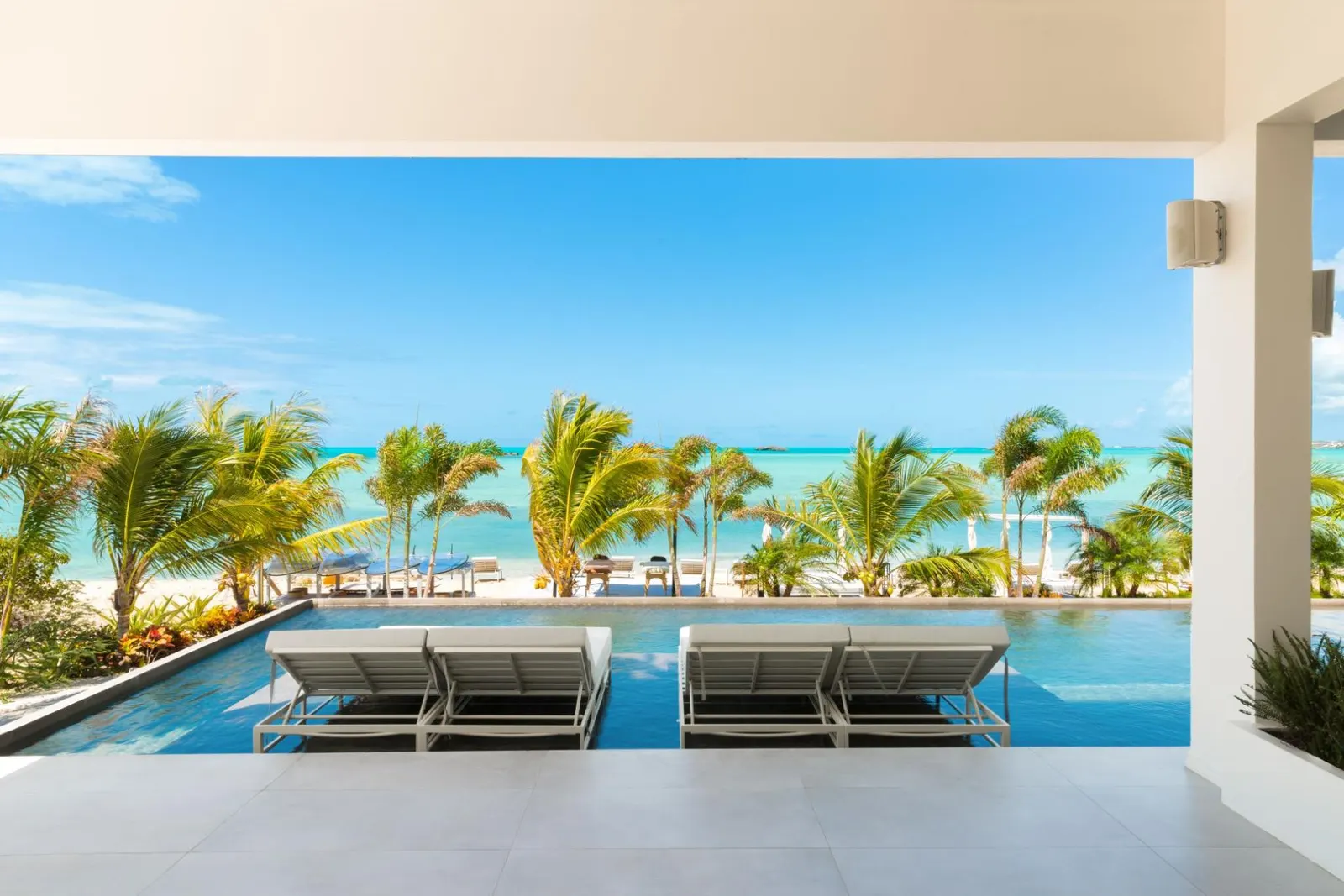Vilă cu piscină și pe malul mării în Providenciales, fotografia 7