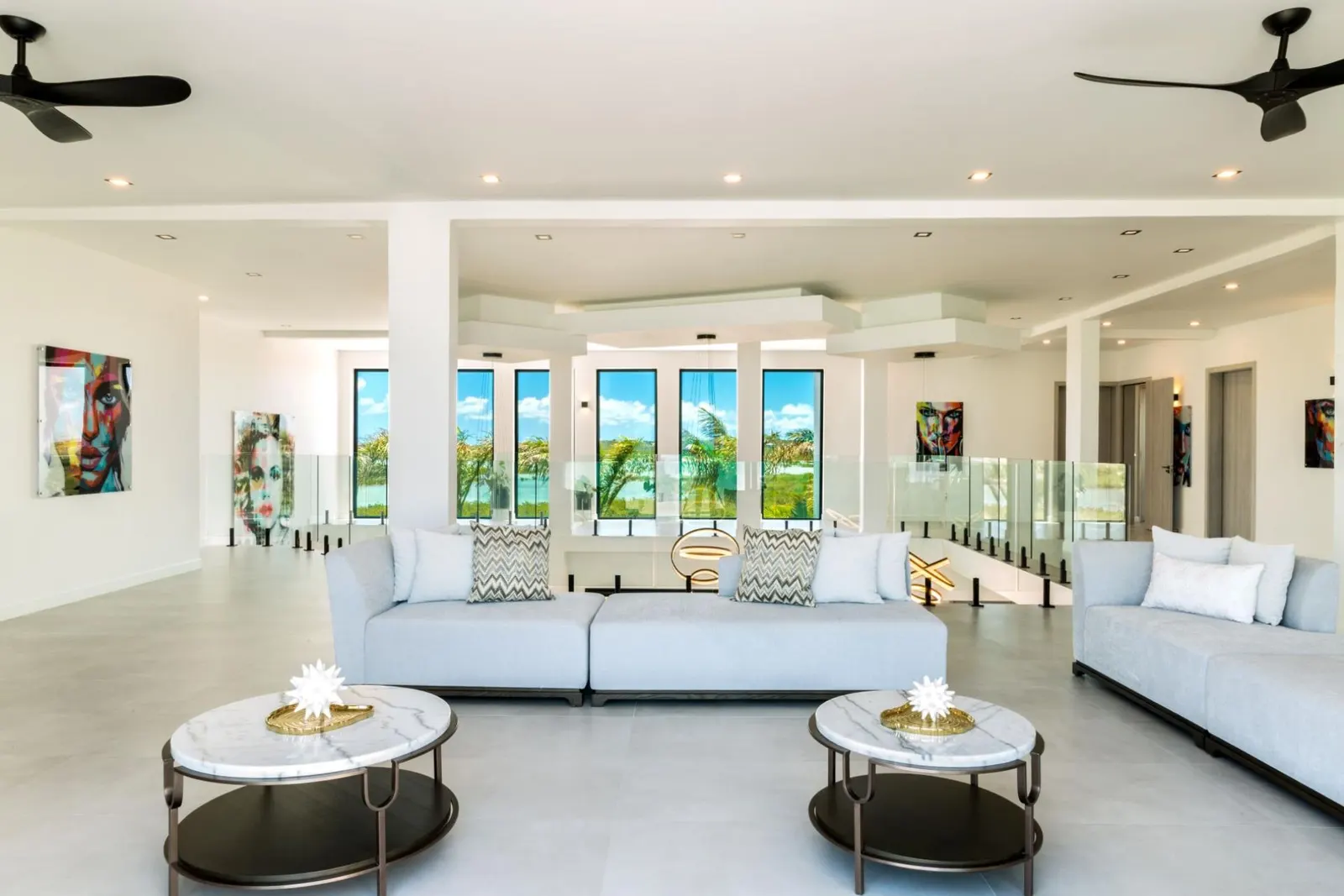 Vilă cu piscină și pe malul mării în Providenciales, fotografia 24