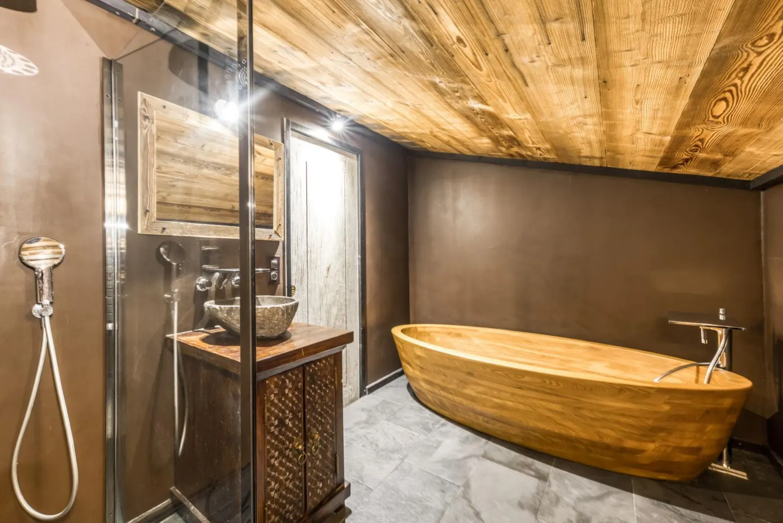 Chalet cu piscină încălzită și Jacuzzi în Tignes, fotografia 17