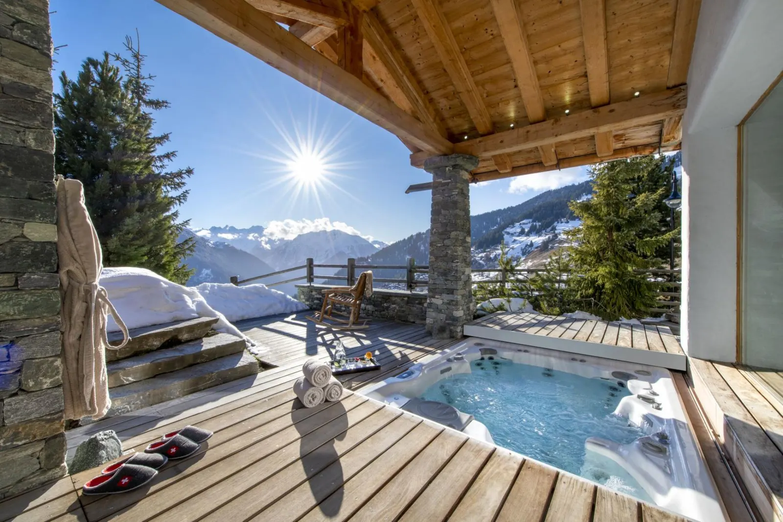 Chalet cu 5 dormitoare și piscină încălzită, cazare pentru 10 persoane, fotografia 2