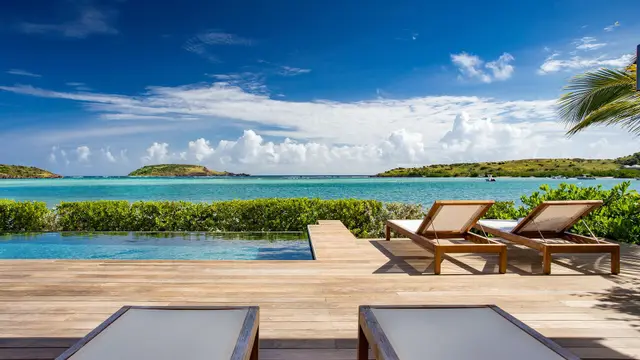 Vilă cu piscină încălzită și acces direct la plajă în Saint-Barthélemy
