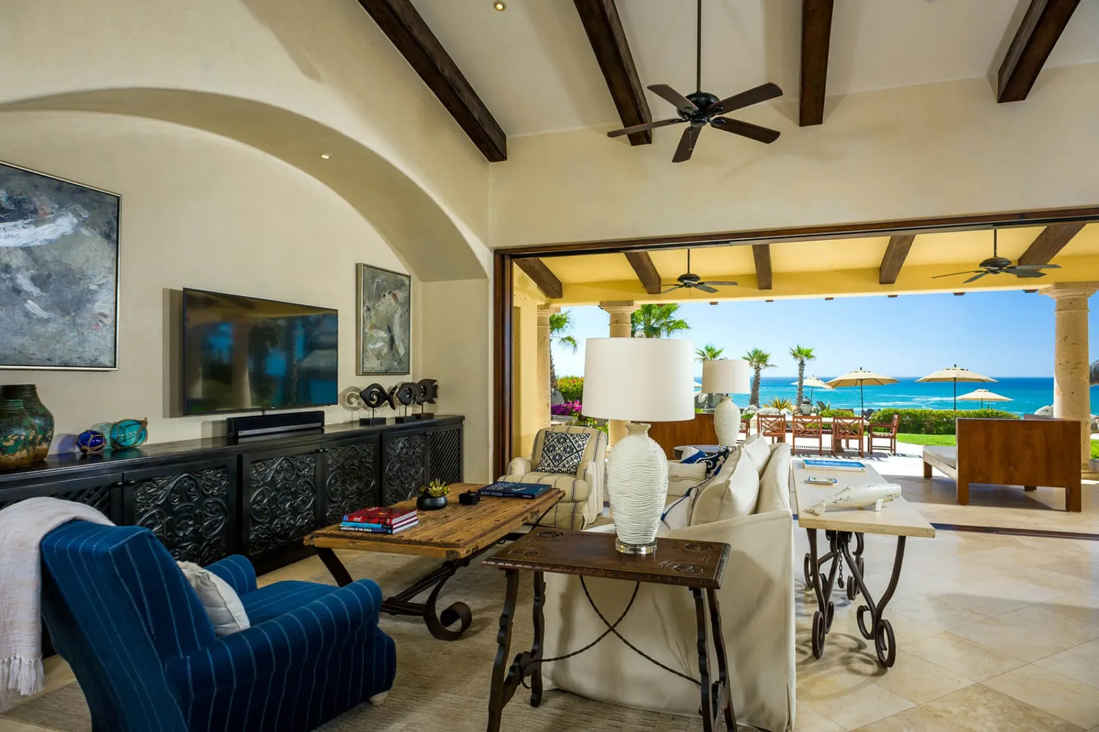 Vilă cu piscină încălzită și pe malul mării în Cabo San Lucas, fotografia 7