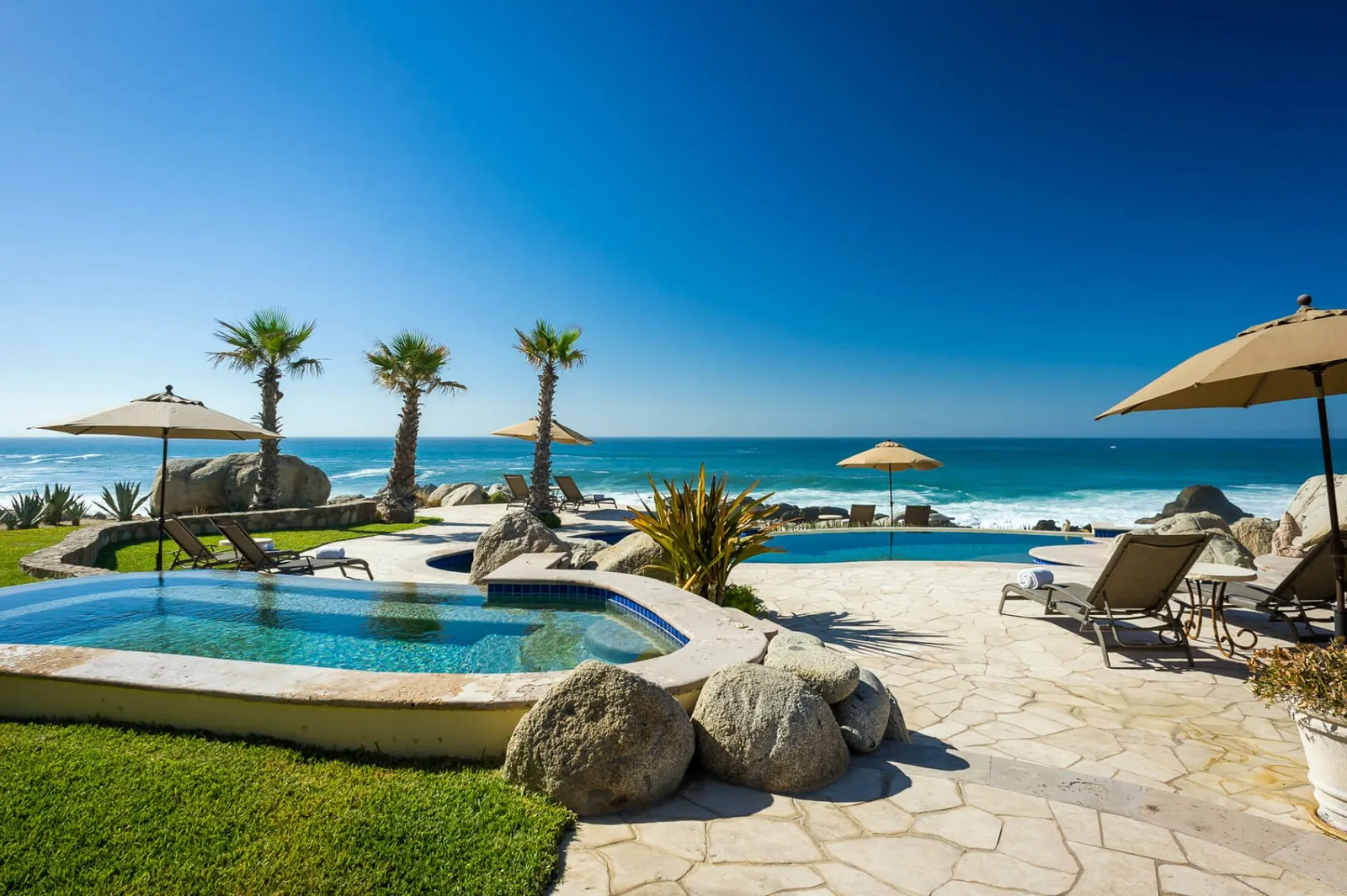 Vilă cu piscină încălzită și pe malul mării în Cabo San Lucas, fotografia 12