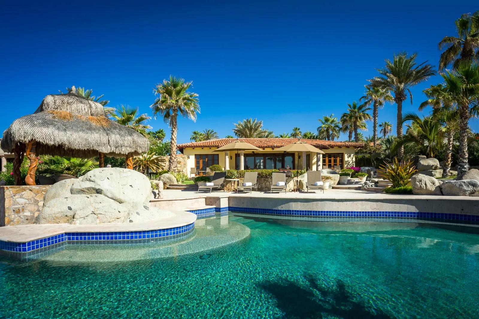 Vilă cu piscină încălzită și pe malul mării în Cabo San Lucas, fotografia 28
