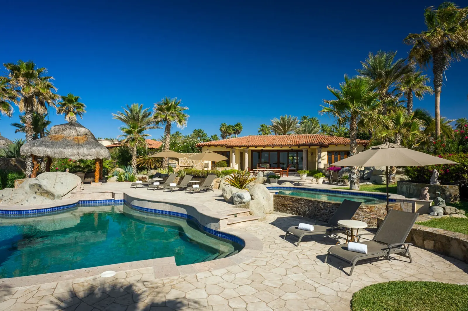 Vilă cu piscină încălzită și pe malul mării în Cabo San Lucas, fotografia 23