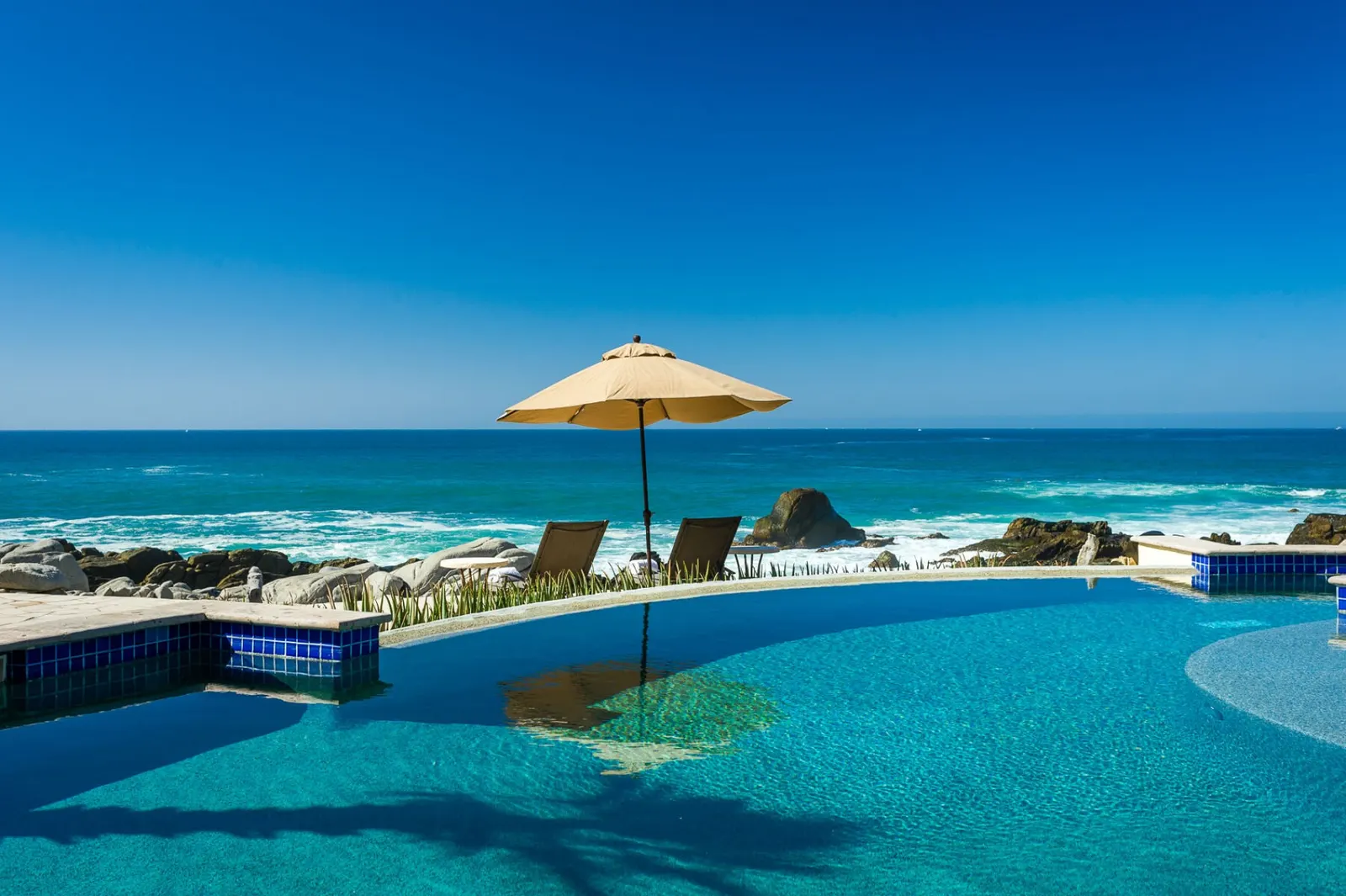 Vilă cu piscină încălzită și pe malul mării în Cabo San Lucas, fotografia 3