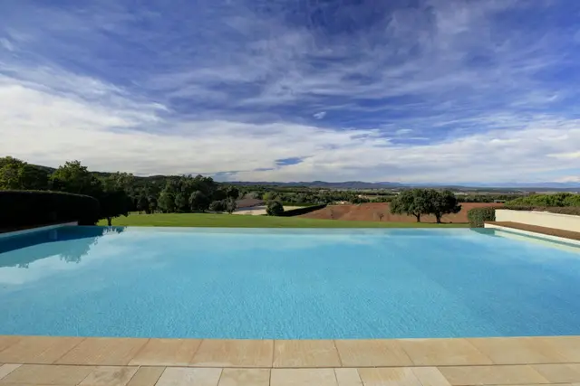 Villa with Heated pool and Jacuzzi in Riudarenes