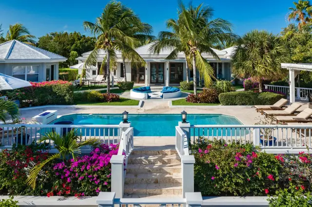 Vilă cu 5 dormitoare și piscină încălzită, Providenciales, Caraibe