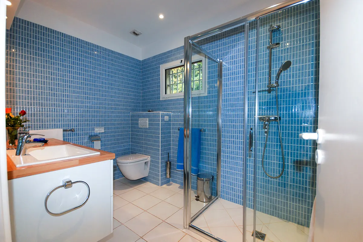 Vilă cu 4 dormitoare și piscină, cazare pentru 10 persoane, fotografia 17