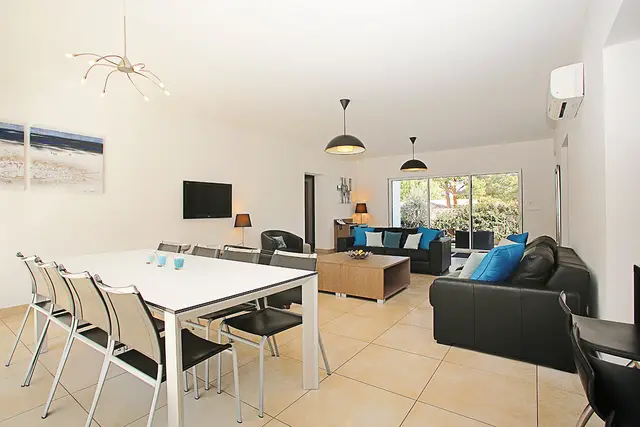 7 nopți la 4-Bedroom Villa with Heated pool, Sleeps 10, fotografia 6