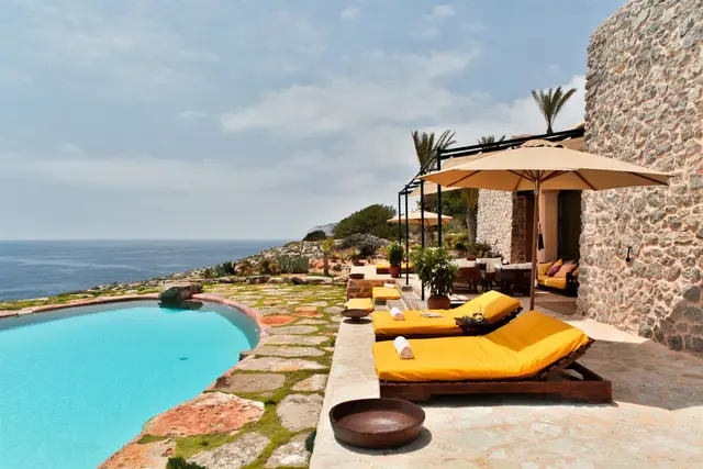 7 nopți la Villa for 15 Guests in Urbanització Porroig