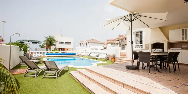 Vilă cu 4 dormitoare și piscină încălzită, Adeje