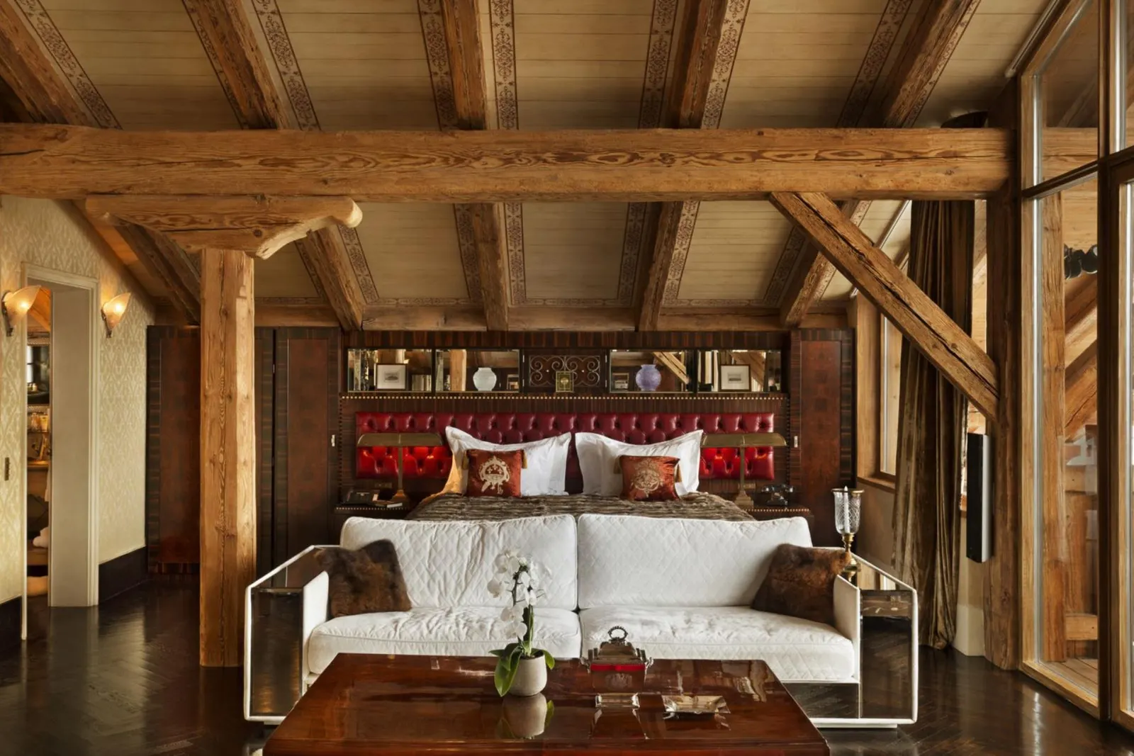 9-Bedroom Chalet in the Swiss Alps, fotografia 15