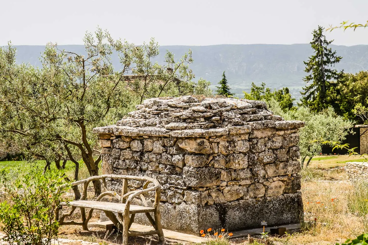 Vilă cu piscină încălzită în Gordes, fotografia 31