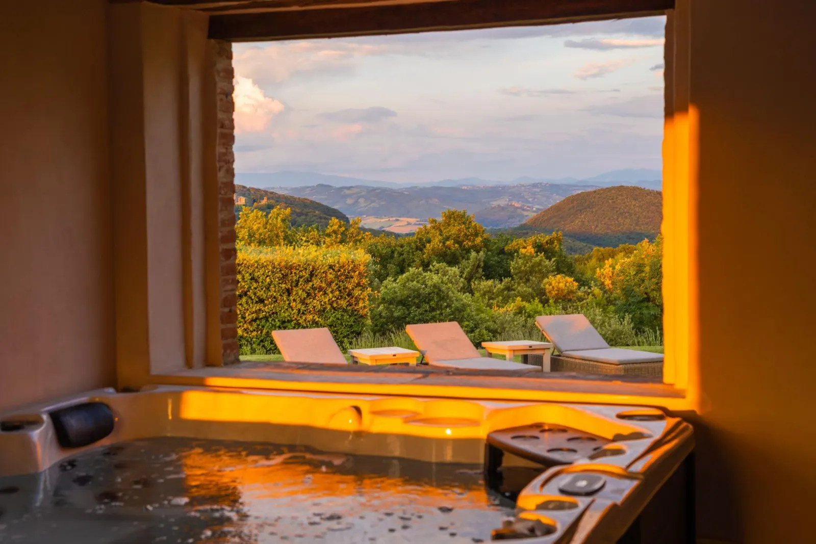 Villa with Heated pool and Jacuzzi in Perugia, photo 9