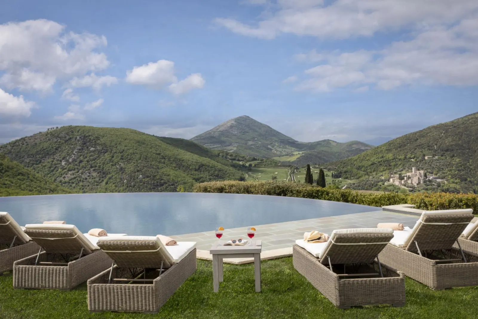 Villa with Heated pool and Jacuzzi in Perugia, photo 4