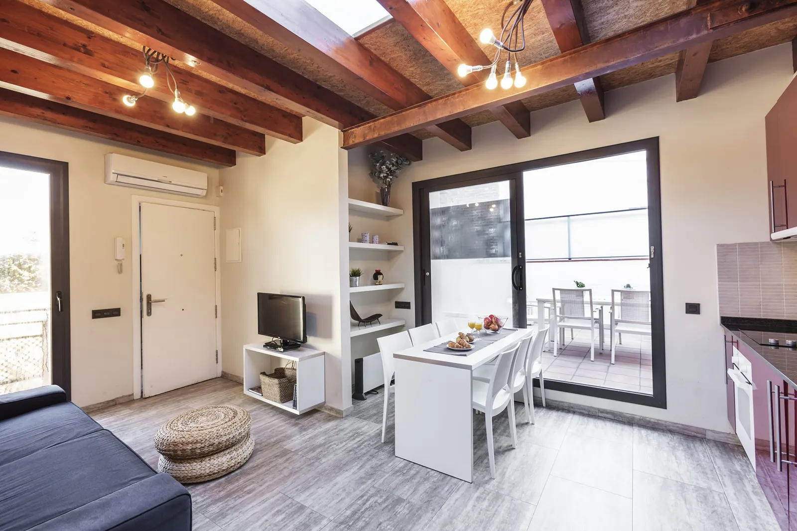 3-Bedroom Apartment in Barcelona, photo 2