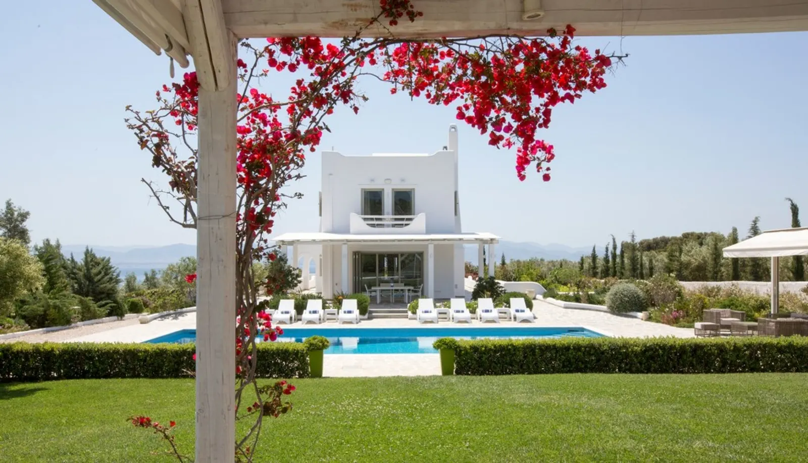 7 nopți la 10-Bedroom Villa with Swimming pool, Municipal Unit of Loutraki - Perachora, Peloponnese Region, fotografia 12