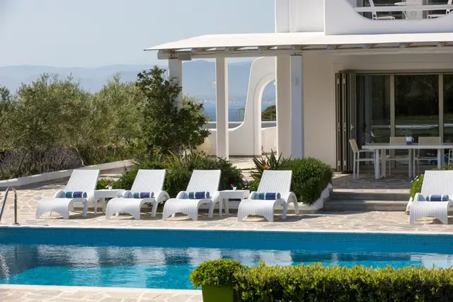 7 nopți la 10-Bedroom Villa with Swimming pool, Municipal Unit of Loutraki - Perachora, Peloponnese Region, fotografia 8