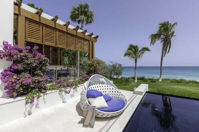 7 nopți la Villa with Swimming pool in West End Village, fotografia 7
