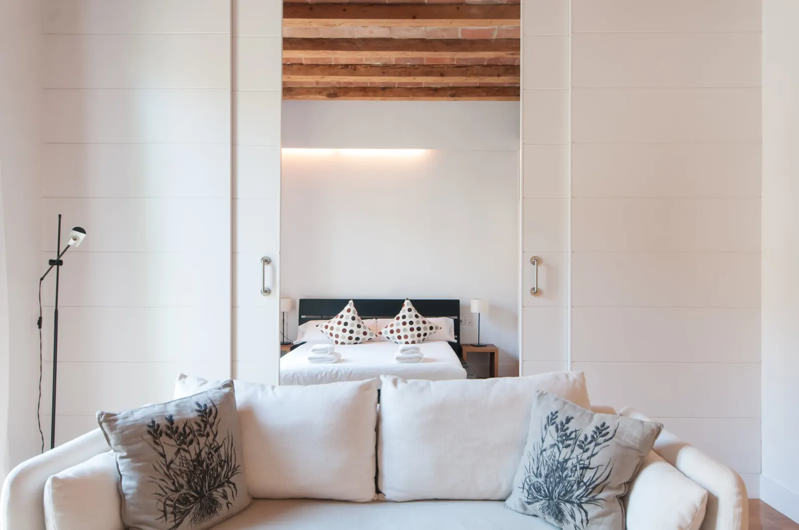 2-Bed Villa with Spa, Barcelona, fotografia 5
