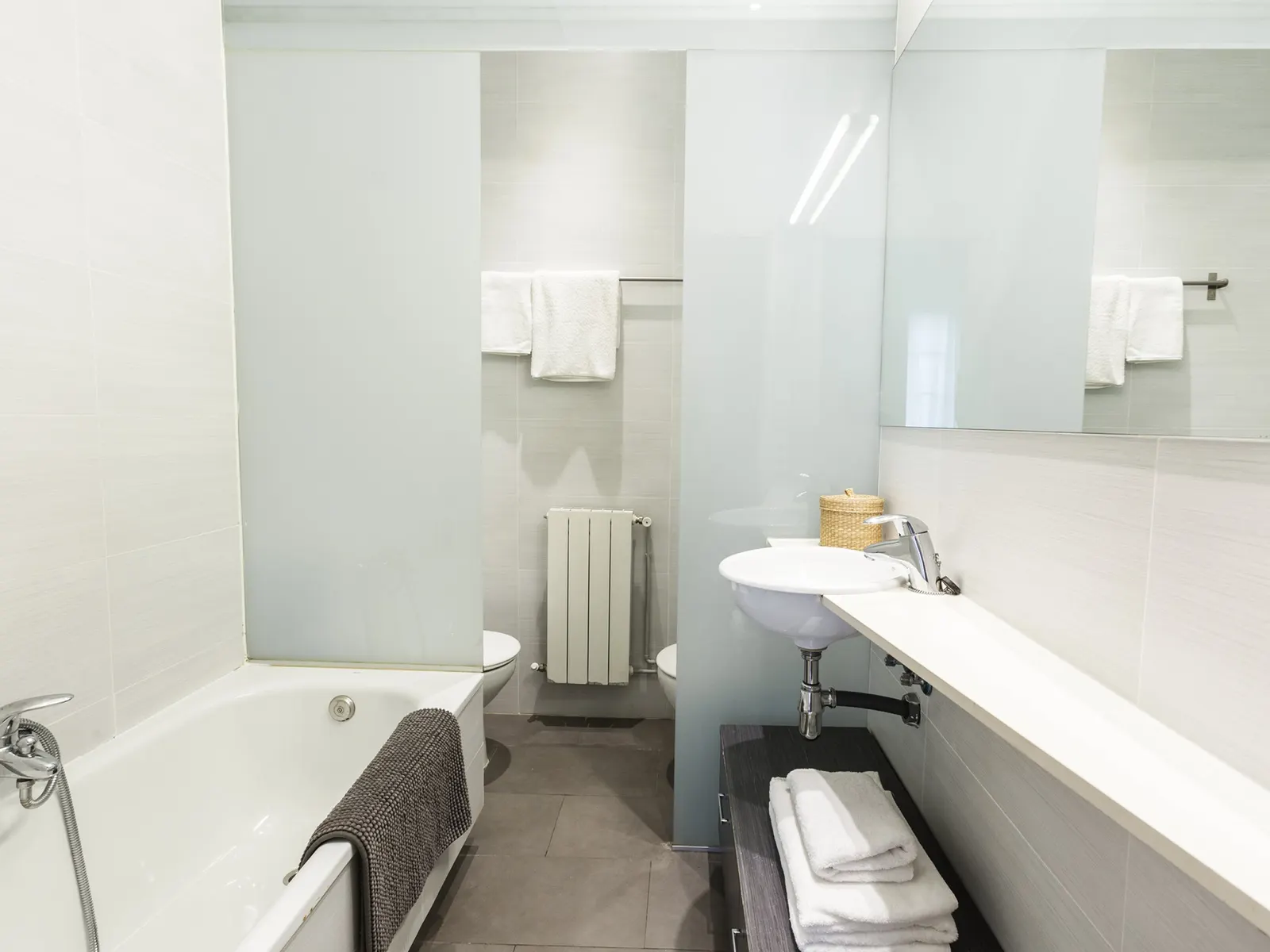 2-Bed Villa with Spa, Barcelona, fotografia 19