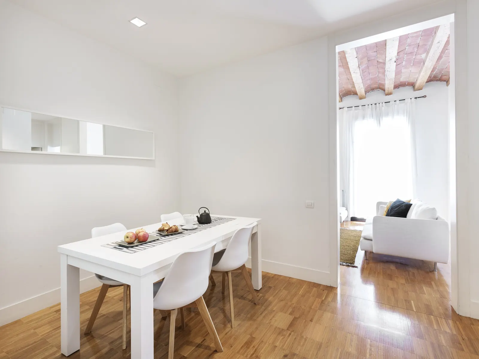 2-Bed Villa with Spa, Barcelona, fotografia 10