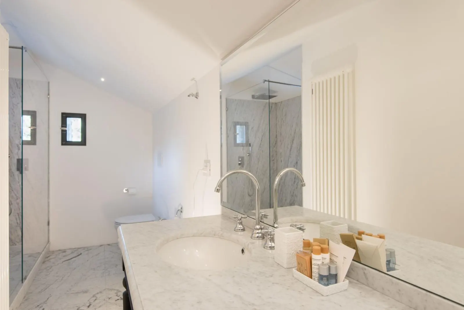 Vilă cu 10 dormitoare și piscină încălzită, Perugia, fotografia 37
