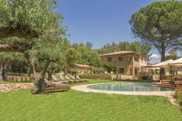 7 nopți la 5-Bed Villa with Heated pool, Flayosc