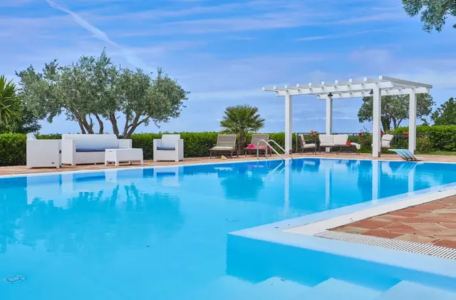 Vilă cu 2 dormitoare și piscină, Pamparato
