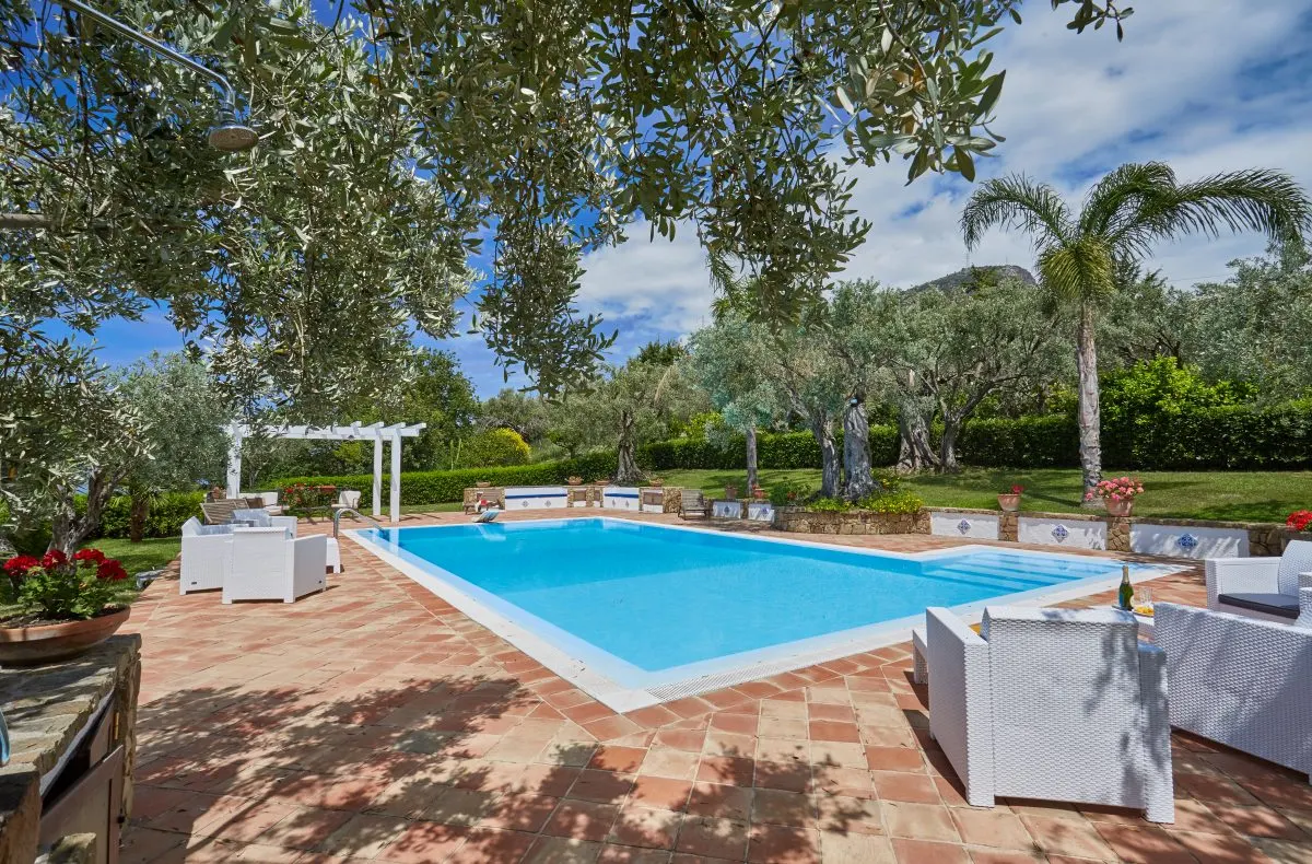Vilă cu 2 dormitoare și piscină, Pamparato, fotografia 9