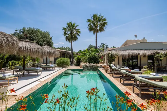 7-Bed Villa with Heated pool, Llubí