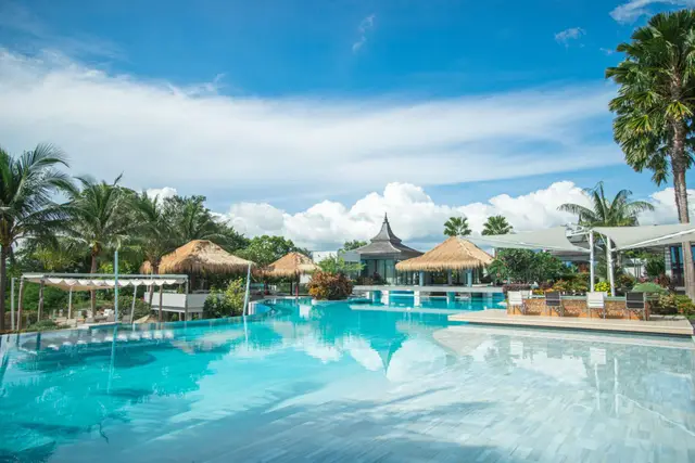 Vilă cu 8 dormitoare și piscină, Rayong
