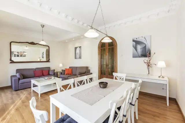 4-Bedroom Apartment Sleeping 10, Barcelona